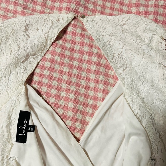 Lulu’s white lace romper size medium - Picture 8 of 8